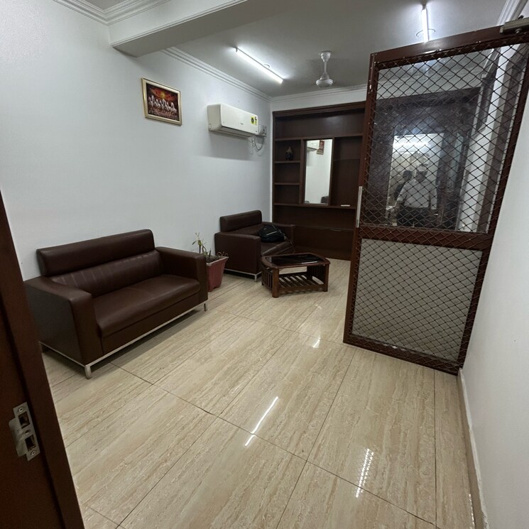 Common Area, south extension i Commercial Office Space 1800 Sq.Ft. In South Extension I Delhi 9062812