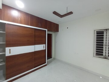 Room in 2 BHK Apartment at Amaravathi Road – for Sale