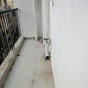Balcony in 1 BHK Apartment at Vasant Kunj – for Rent