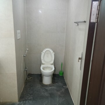 Attached Bathroom in 1 BHK Apartment at Vasant Kunj – for Rent