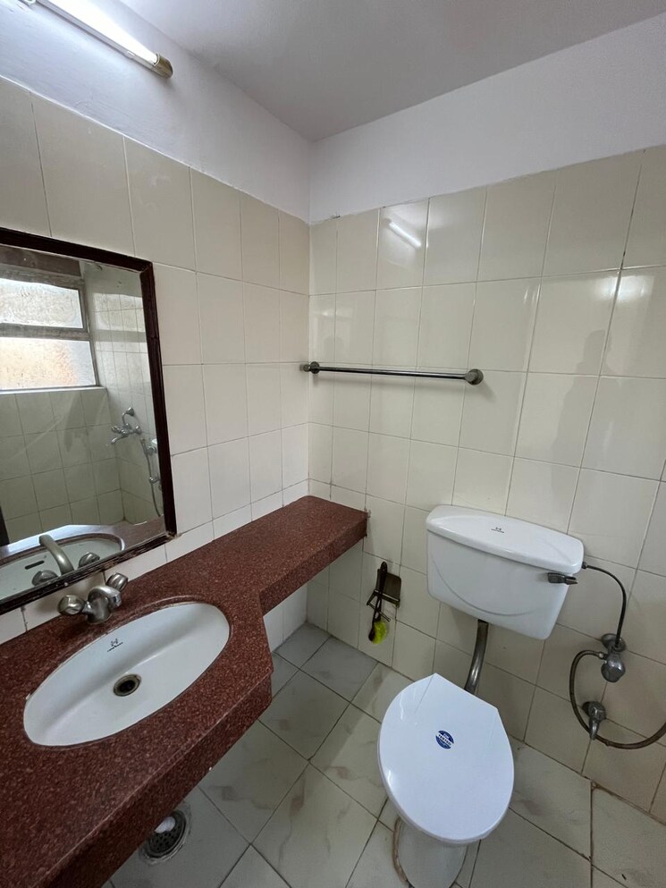 Bathroom, ardee-city-palm-grove-heights 3 Bedroom 2350 Sq.Ft. Apartment In Sector 52 Gurgaon 9062839