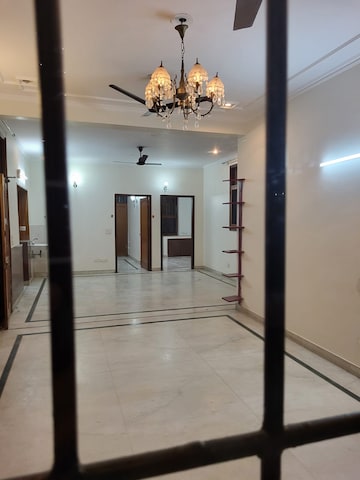 Building Lobby in 3 BHK Apartment at Ardee City Palm Grove Heights, Sector 52 – for Rent