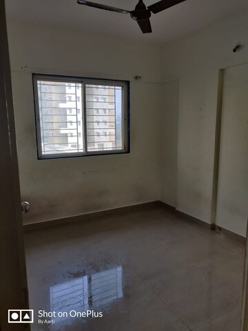 Room in 2.5 BHK Apartment at Kumar Kul Utsav, Kondhwa Budruk – for Rent