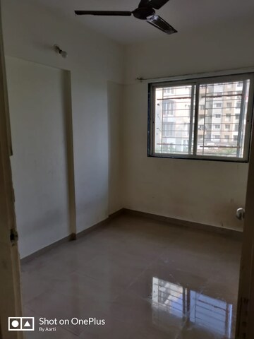 Room in 2.5 BHK Apartment at Kumar Kul Utsav, Kondhwa Budruk – for Rent