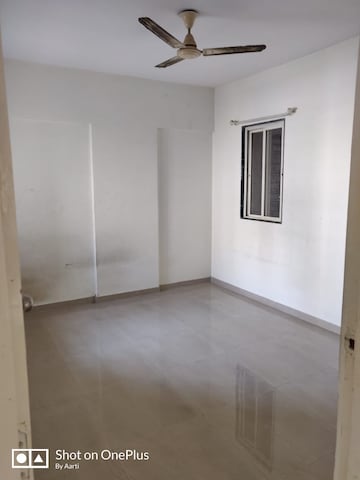 Room in 2.5 BHK Apartment at Kumar Kul Utsav, Kondhwa Budruk – for Rent
