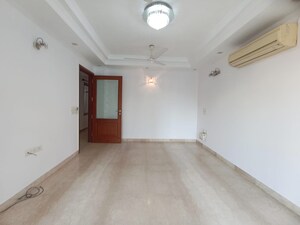 Room in 4 BHK Independent House at Chittaranjan Park – for Sale