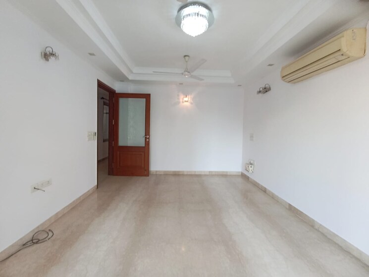 Room, chittaranjan park 4 Bedroom 3150 Sq.Ft. Independent House In Chittaranjan Park Delhi 9062853