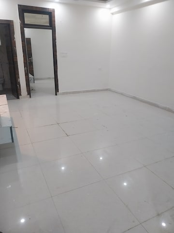 Furnished Amenities in 1 BHK Builder Floor at Lucky The Palm Valley, Sector 1 Greater Noida – for Rent