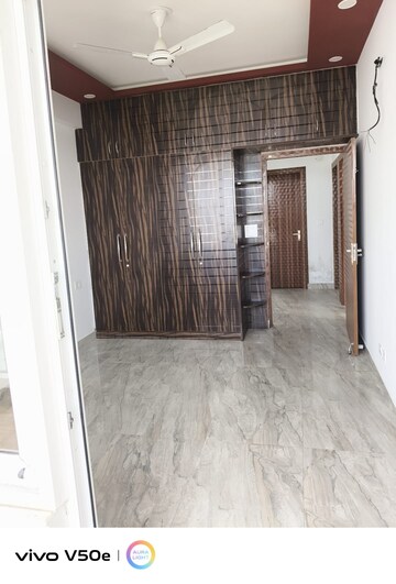 Room in 3.5 BHK Apartment at Ram Shanti Apartment, Sector 52 – for Rent