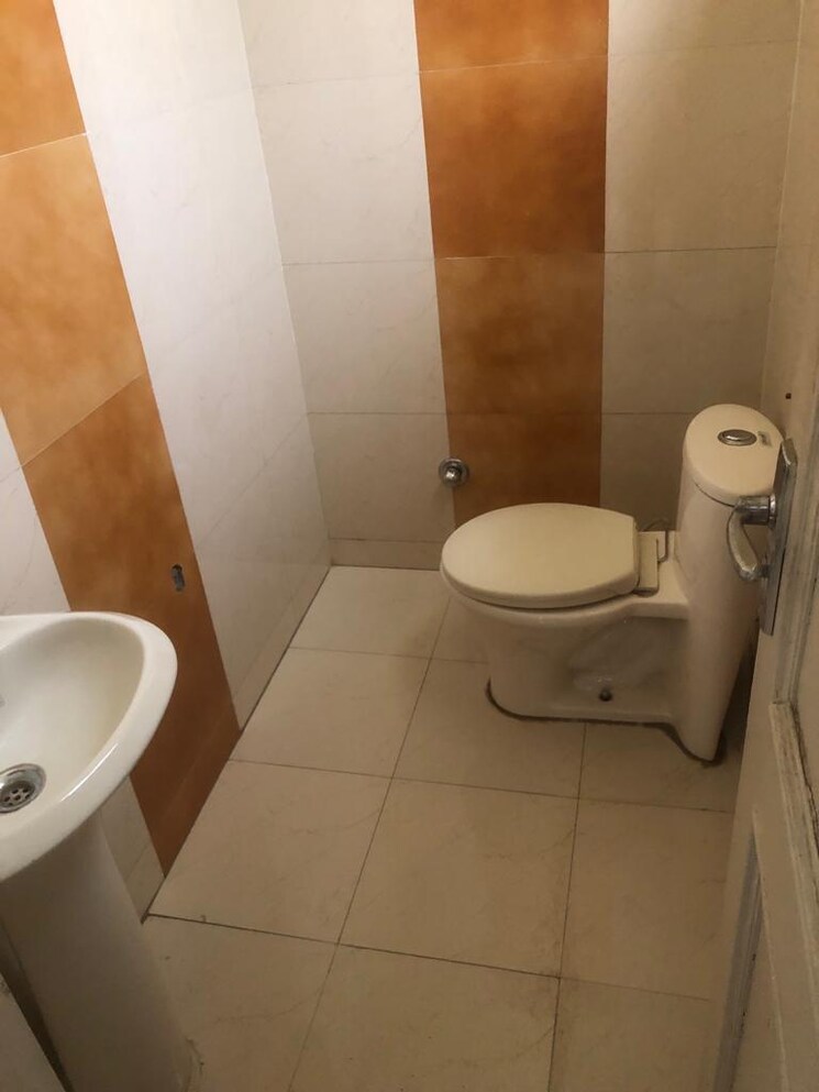 Bathroom, urban estate dugri 1 RK 700 Sq.Ft. Apartment In Urban Estate Dugri Ludhiana 9062865