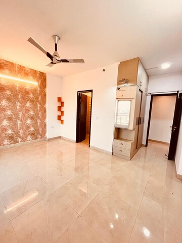 Furnished Amenities in 3 BHK Apartment at Elite Golf Green, Sector 79 – for Sale
