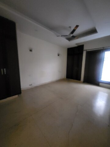 Room in 3 BHK Apartment at Shakti the Sky Lark  Apartment, Sector 52 – for Rent