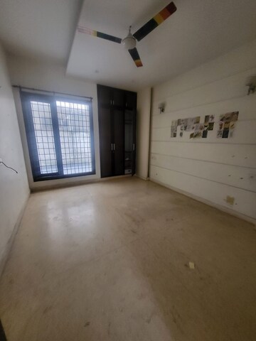 Room in 3 BHK Apartment at Shakti the Sky Lark  Apartment, Sector 52 – for Rent