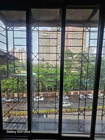 Room in 1 BHK Apartment at Dattani Park 7A, Kandivali East – for Sale