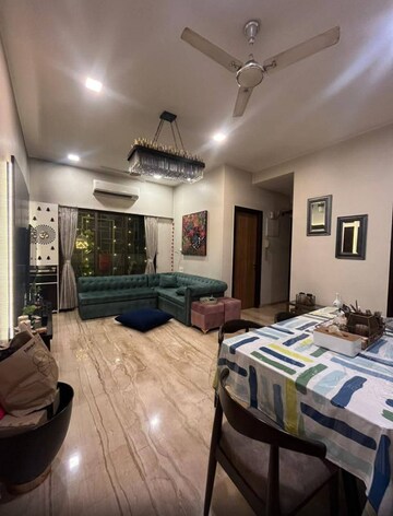 Bedroom in 2 BHK Apartment at Hiranandani Gardens, Powai – for Rent