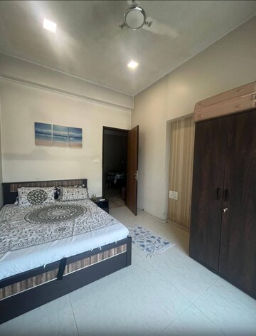 Bedroom in 2 BHK Apartment at Hiranandani Gardens, Powai – for Rent
