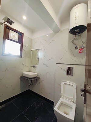 Team Area in 2 BHK Builder Floor at Palm Residency Chhatarpur, Chattarpur – for Sale