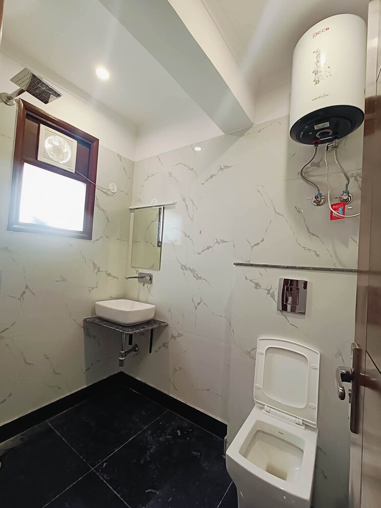 Team Area, palm-residency-chhatarpur 2 Bedroom 1000 Sq.Ft. Builder Floor In Chattarpur Delhi 9062920