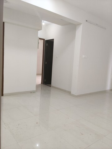 Room in 2 BHK Apartment at Arihant CHS Ghatkopar East, Ghatkopar East – for Rent