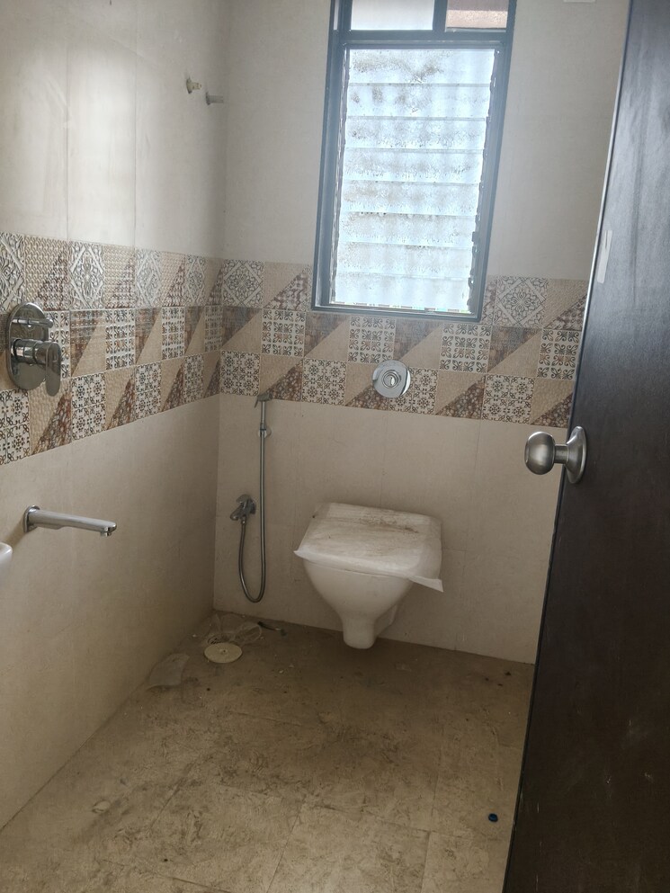 Bathroom, arihant-chs-ghatkopar-east 2 Bedroom 700 Sq.Ft. Apartment In Ghatkopar East Mumbai 9062918