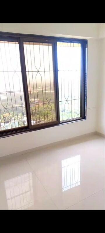 Room in 2 BHK Apartment at Kripa Bliss, Vikhroli East – for Rent
