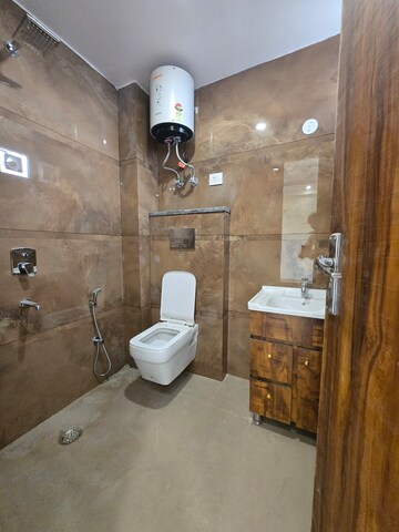 Kitchen in 3 BHK Builder Floor at Palm Residency Chhatarpur, Chattarpur – for Sale