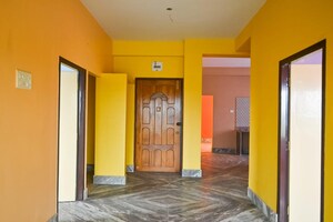 Room in 4 BHK Apartment at Mahatma Gandhi Road – for Sale