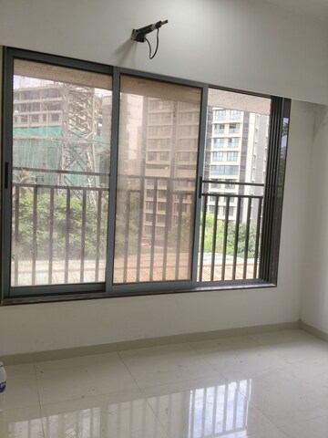 Room in 2.5 BHK Apartment at Vikas CHS Ghatkopar, Ghatkopar East – for Rent
