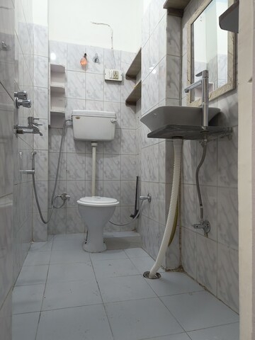 Bathroom in 1 BHK Apartment at Sarita Vihar – for Rent