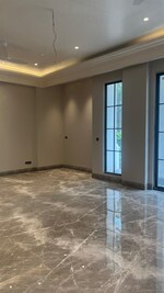 3 BHK + Pooja Room,Servant Room 325 Sq.Yd. Builder Floor in Defence Colony