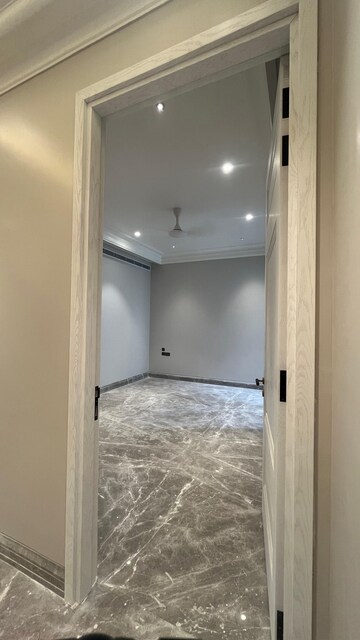 Bedroom in 3 BHK Builder Floor at Defence Colony – for Sale
