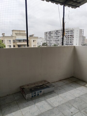 Room in 2 BHK Apartment at Kumar Urban Kubera Colony, Kondhwa – for Rent