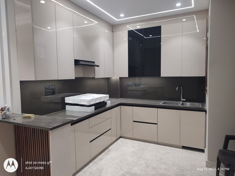 Kitchen, shanti kunj 5 Bedroom 3200 Sq.Ft. Builder Floor In Shanti Kunj Delhi 9062981
