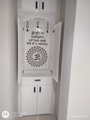 Furnished Amenities in 5 BHK Builder Floor at Shanti Kunj – for Sale