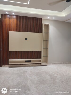 Room in 5 BHK Builder Floor at Shanti Kunj – for Sale