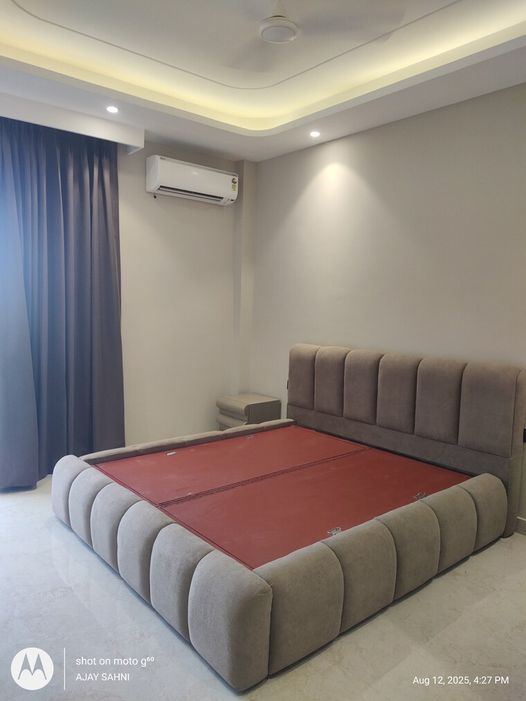 undefined, shanti kunj 5 Bedroom 3200 Sq.Ft. Builder Floor In Shanti Kunj Delhi 9062981