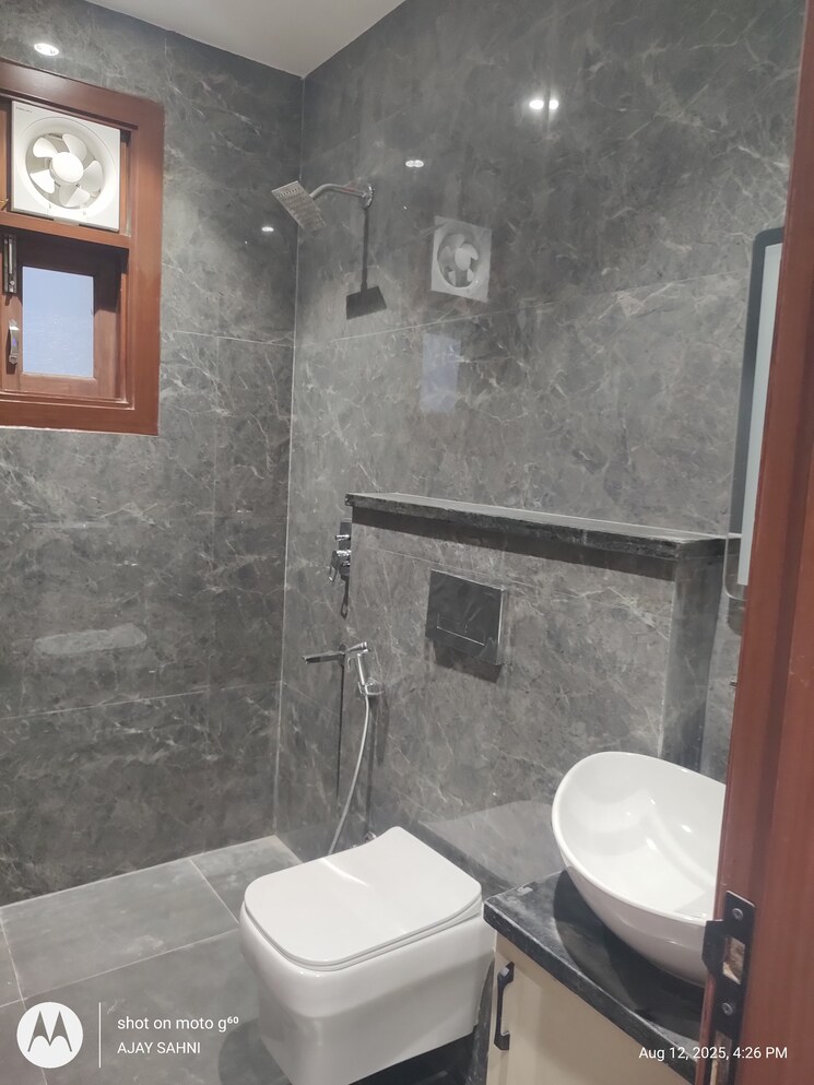 undefined, shanti kunj 5 Bedroom 3200 Sq.Ft. Builder Floor In Shanti Kunj Delhi 9062981