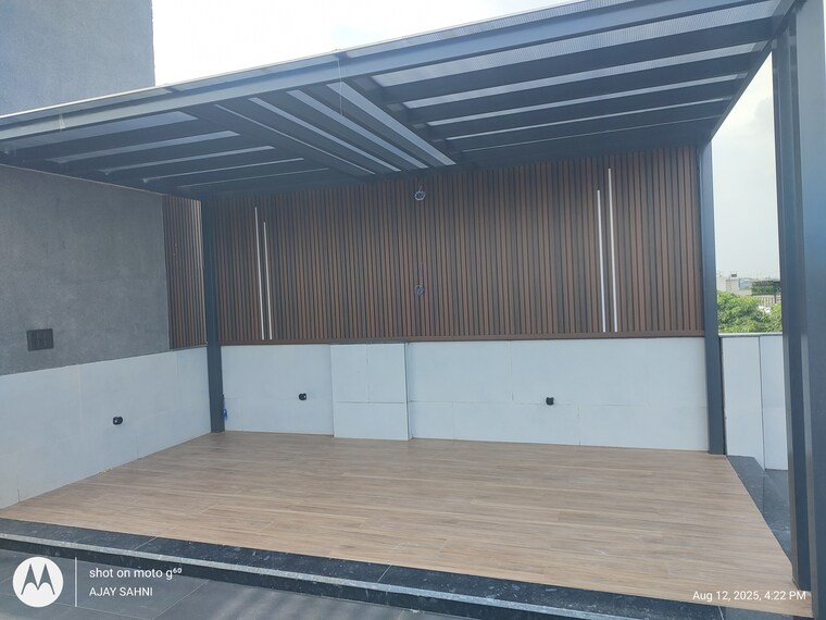 Room, shanti kunj 5 Bedroom 3200 Sq.Ft. Builder Floor In Shanti Kunj Delhi 9062981