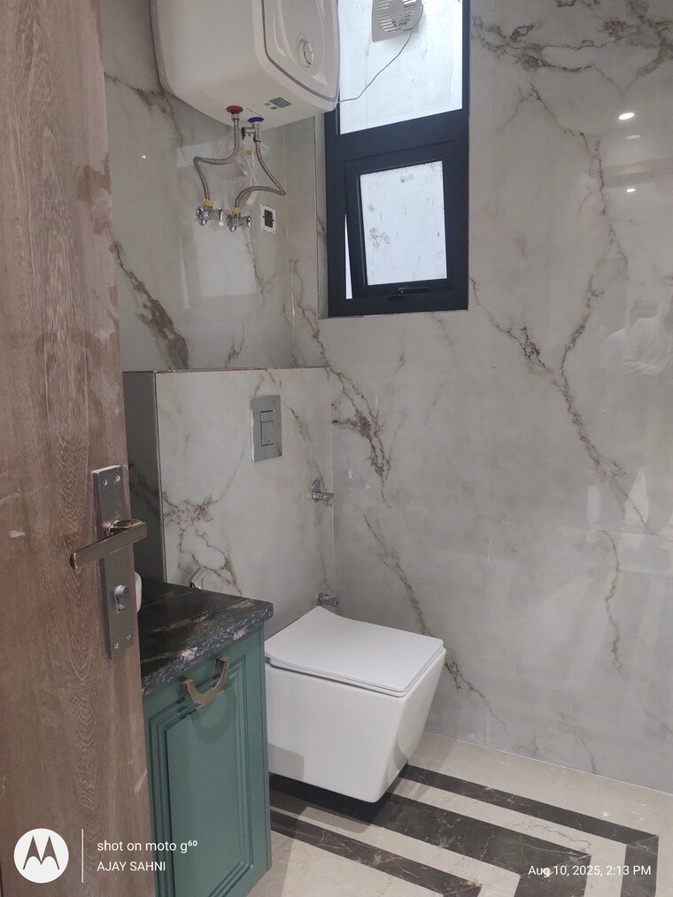 Attached Bathroom, vasant kunj 4 Bedroom 3200 Sq.Ft. Builder Floor In Vasant Kunj Delhi 9062985