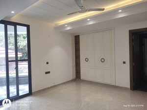 Room in 4 BHK Builder Floor at Vasant Kunj – for Sale