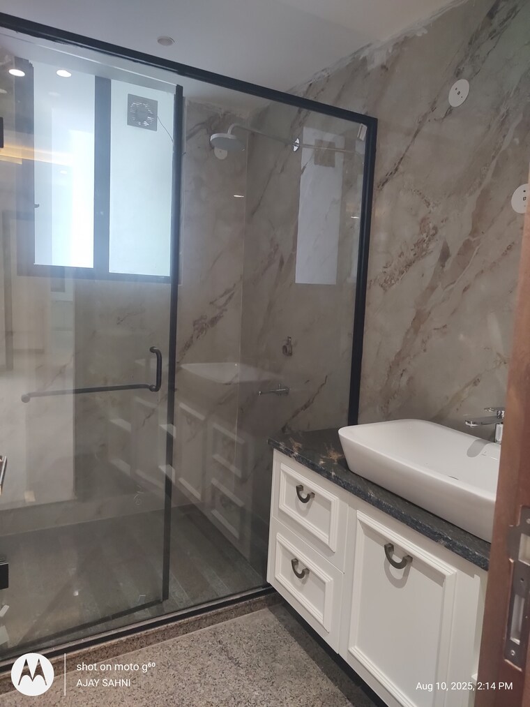 Attached Bathroom, vasant kunj 4 Bedroom 3200 Sq.Ft. Builder Floor In Vasant Kunj Delhi 9062985