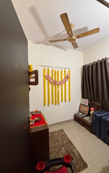 Room in 2.5 BHK Apartment at Homes 121, Sector 121 – for Rent