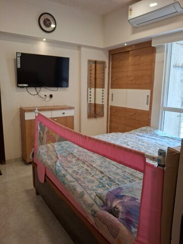 Bedroom in 1 BHK Apartment at Lodha Amara, Kolshet Road – for Sale