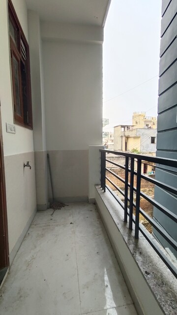 Balcony in 1 BHK Builder Floor at Saket – for Rent
