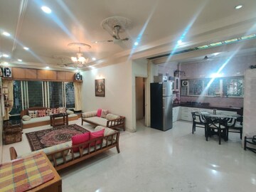 Living Room in 3 BHK Apartment at Deccan Gymkhana – for Rent