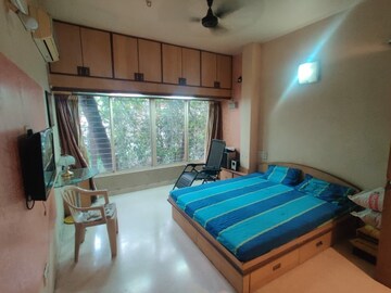 Bedroom in 3 BHK Apartment at Deccan Gymkhana – for Rent