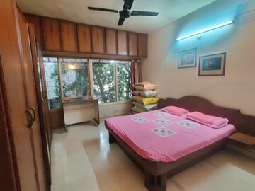 Bedroom in 3 BHK Apartment at Deccan Gymkhana – for Rent