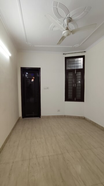 Room in 2 BHK Builder Floor at Saket – for Rent