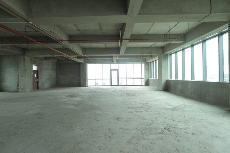  Parking, sector 63 Commercial Office Space 120000 Sq.Ft. In Sector 63 Noida 9063009