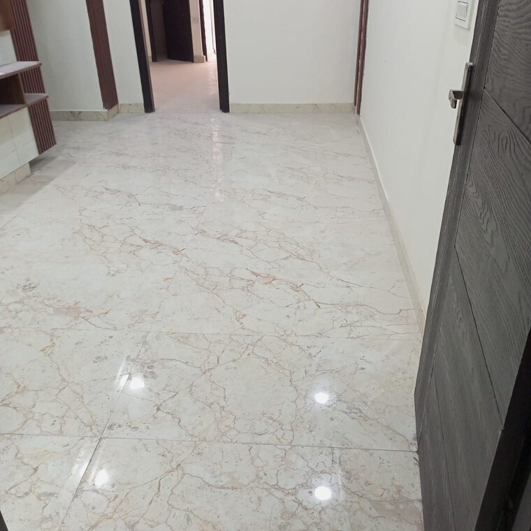 Entrance, sector 73 2 Bedroom 1050 Sq.Ft. Builder Floor In Sector 73 Noida 9063046